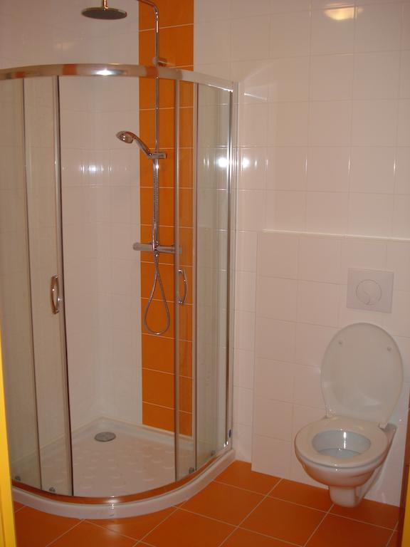 Bed and Breakfast Domaine Du Pre Sale Ро-сюр-Куэнон Номер фото